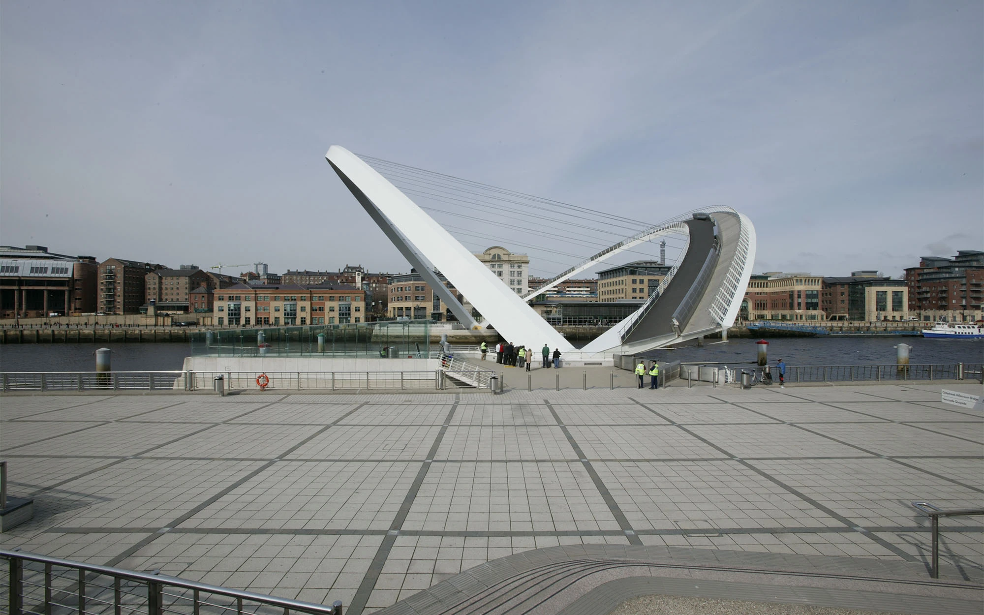gateshead millennium bridge tilting