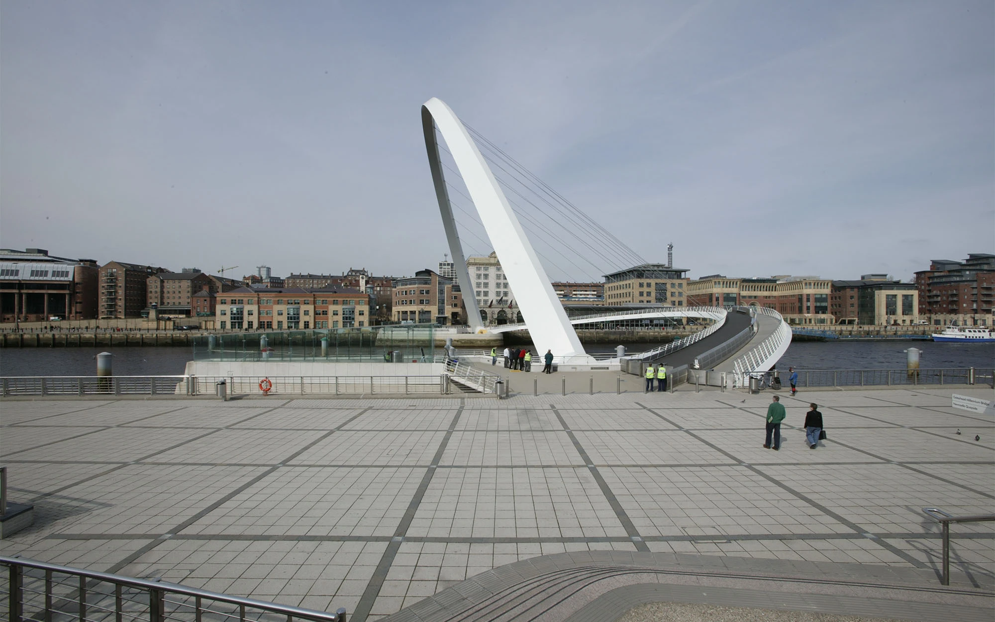 gateshead millennium bridge