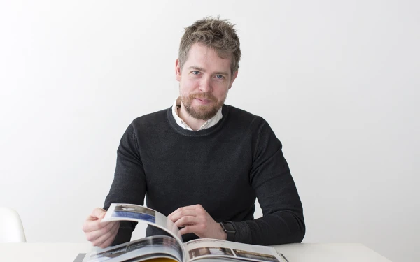 portrait of associate director elliott krause