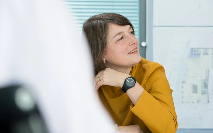 portrait of associate director julia glynn smith