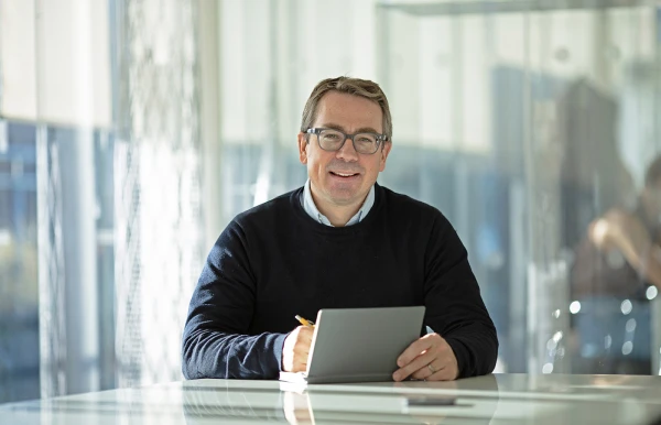 portrait of associate edward cluer