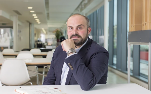 portrait of associate james barrington