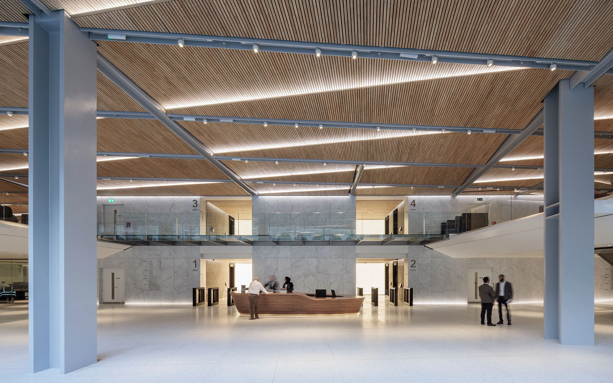 8 Bishopsgate lobby