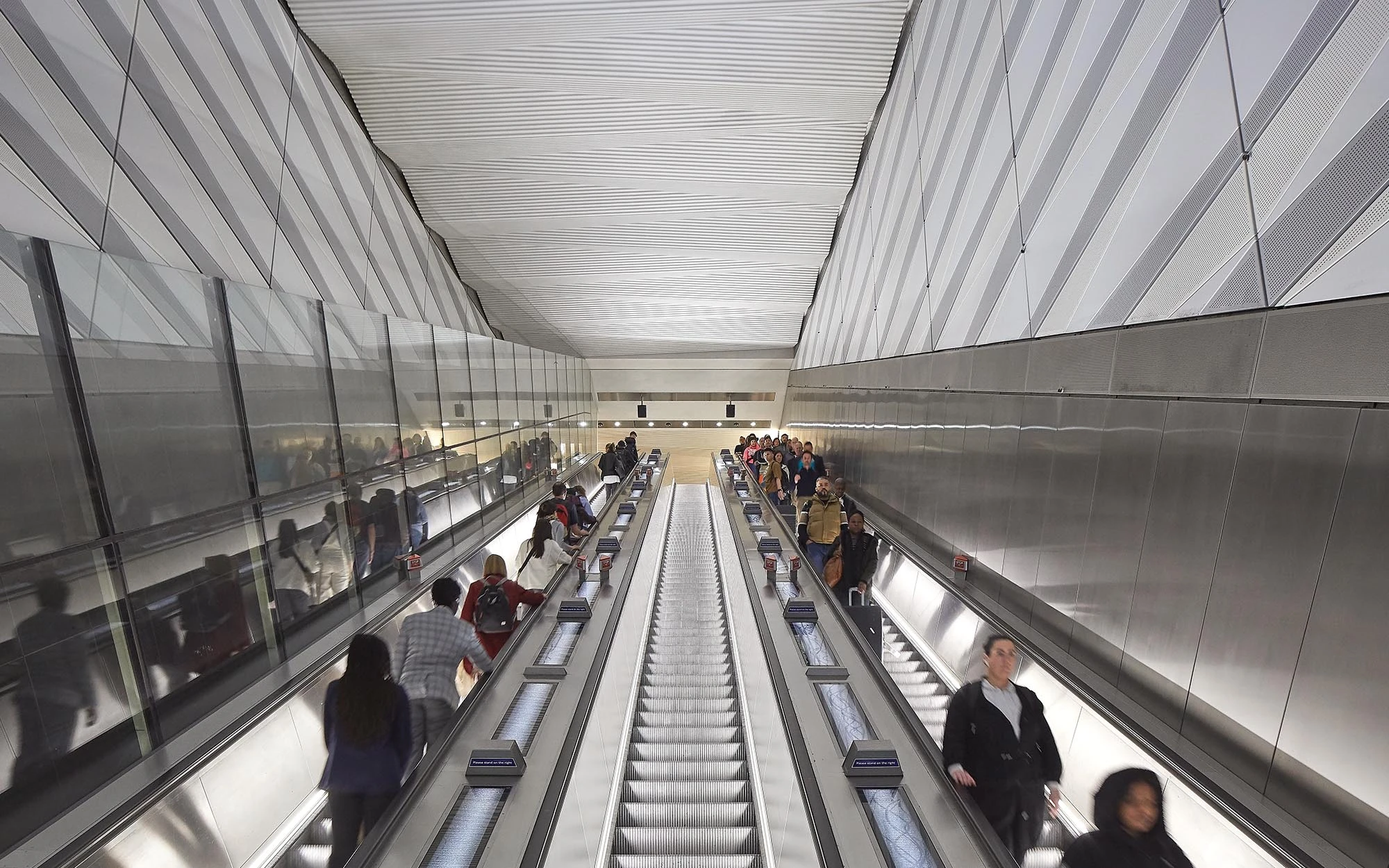 Interior of Liverpool Street Station Elizabeth Line