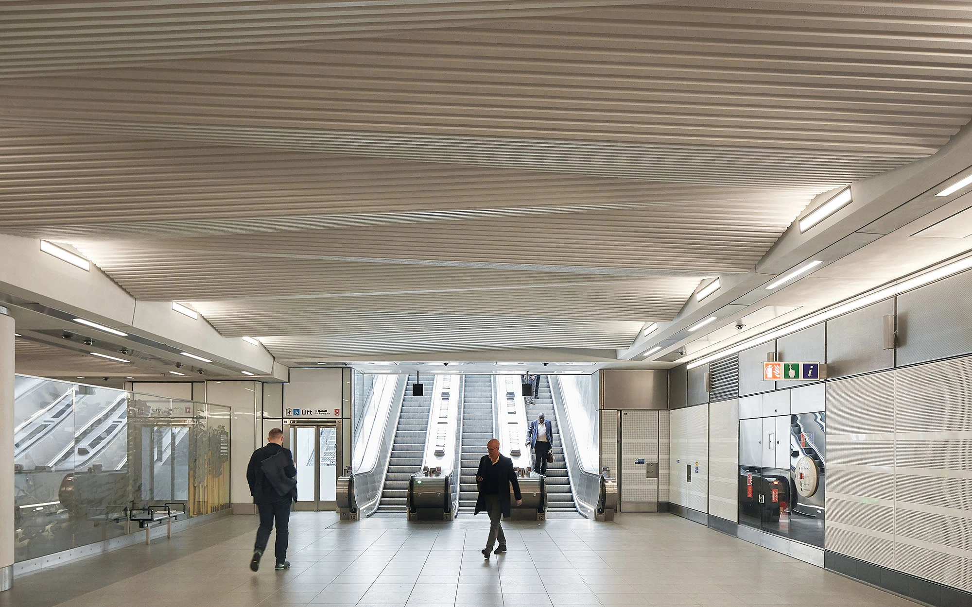 Interior of Liverpool Street Station Elizabeth Line