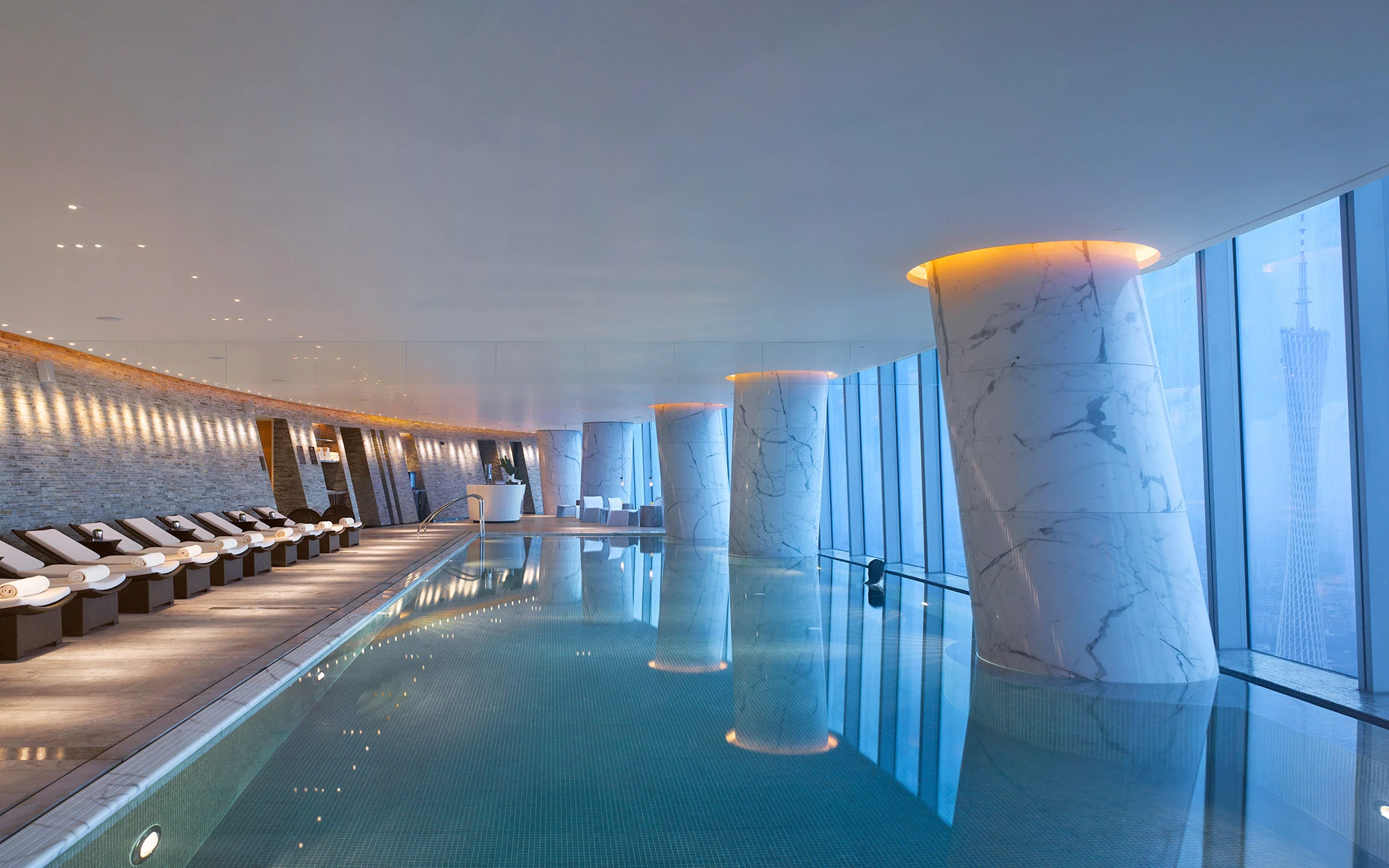 Swimming pool Guangzhou International Finance Centre